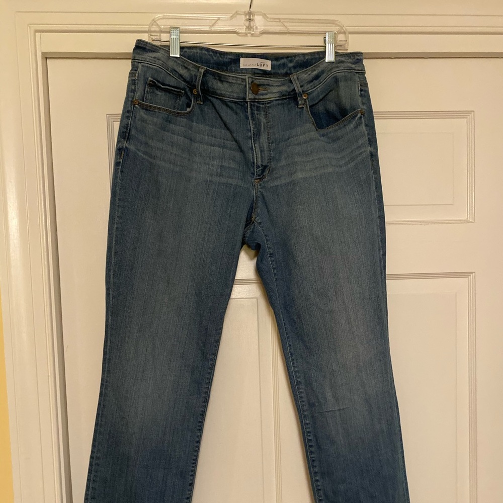 Loft curvy straight jeans, soft and comfortable!